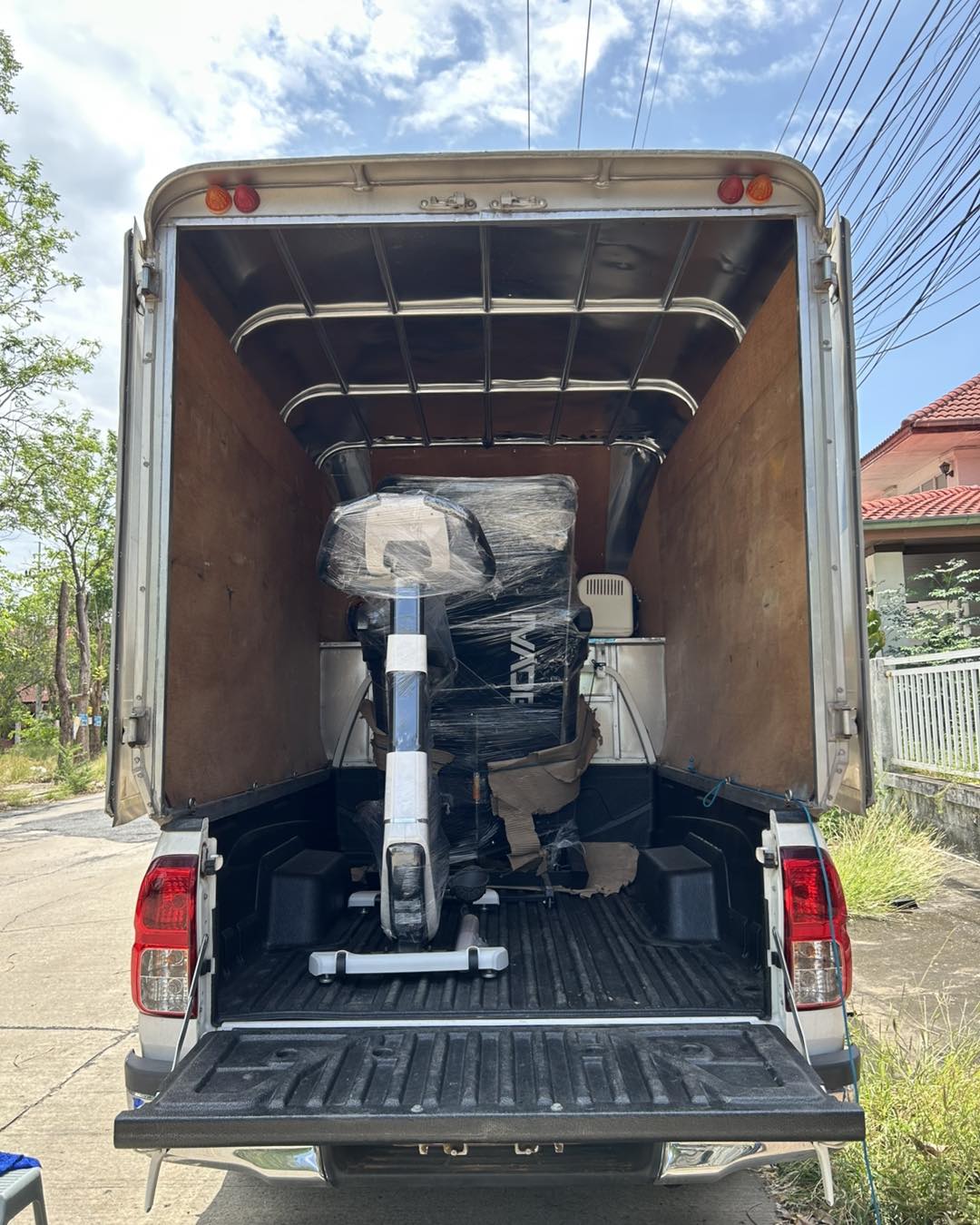 ขนส่งลู่วิ่งไฟฟ้า.jpg